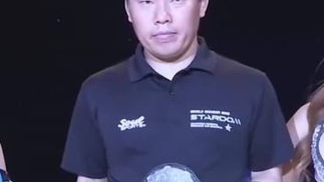 中国摔跤东北女孩实力太强！点名挑战日本黑金腰带，大胜！