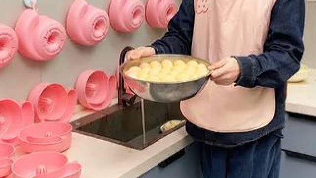 蜗牛自动清洗篮 蜗牛自动清洗篮，有了它，以后洗水果可就太方便了，自动洗干净还能自动沥水，