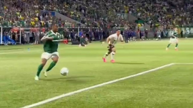 个人秀！阿兰边路突破戏耍对手造点