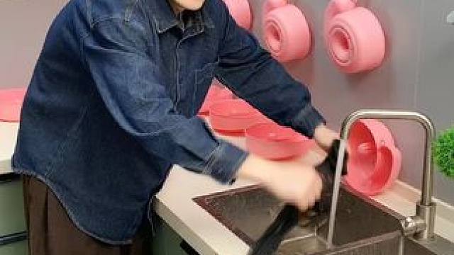 蜗牛自动清洗篮 蜗牛自动清洗篮，有了它，以后洗水果可就太方便了，自动洗干净还能自动沥水，