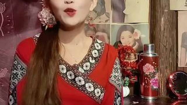 老铁们，以后这个大号不直播了！换这个小号直播， 喜欢邹家二丫头的可以关注我的