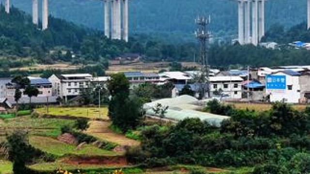 剑阁县五连镇即将告别无高速公路的时代