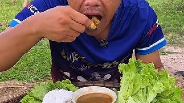 新鲜蔬菜咖喱煮带皮牛筋