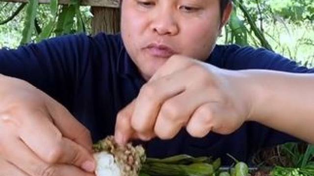 五彩剁椒️鲜鱼肉酱香米饭团菜花籽