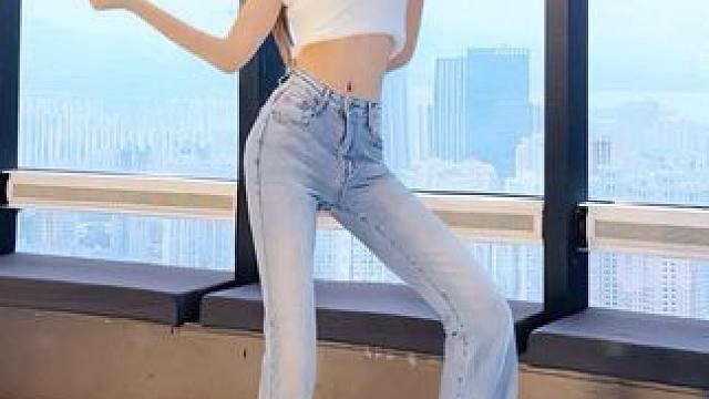 今天穿的很许妍