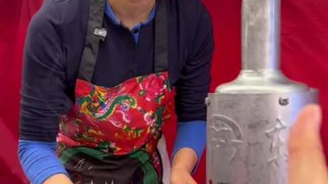 在泉州偶遇的路边摊烤肉，东北的姐姐好热情啊…