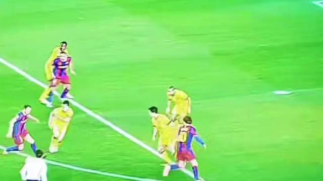 现场传授足球技巧