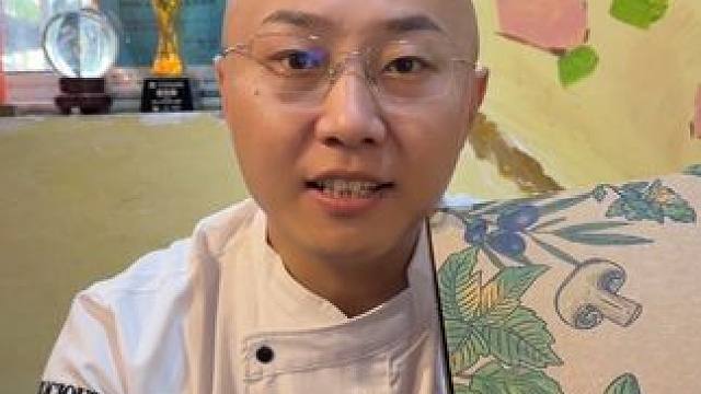 前段时间橙飞老师来我们家挑战18寸披萨，让更多小伙伴们认识到布鲁斯，我们也欢迎大家多多来我们家挑战哦