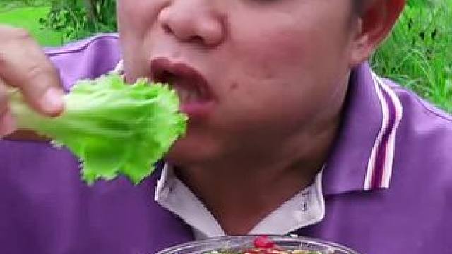 罗马生菜剁椒蘸水️白灼大鱿鱼