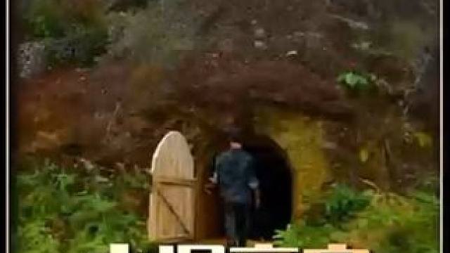 男人掏空上万吨大山，搭建出几百平三室一厅带供暖的豪华庇护所