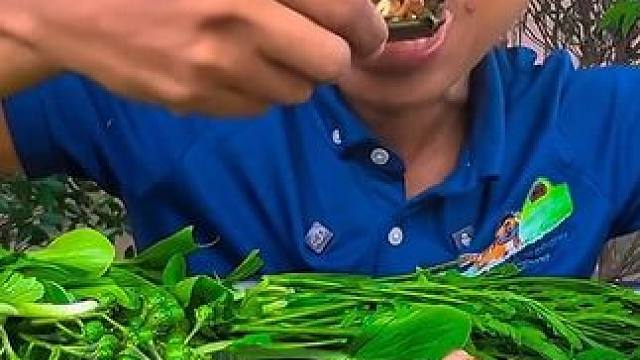 木蝴蝶配上牛瘪汁拌的鲜牛杂