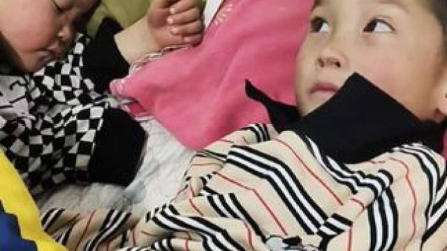 老大还没有睡着。