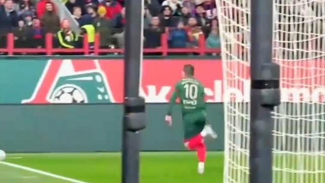 逗你玩呢！零度角又怎样？我抬脚就进，根本没难度～