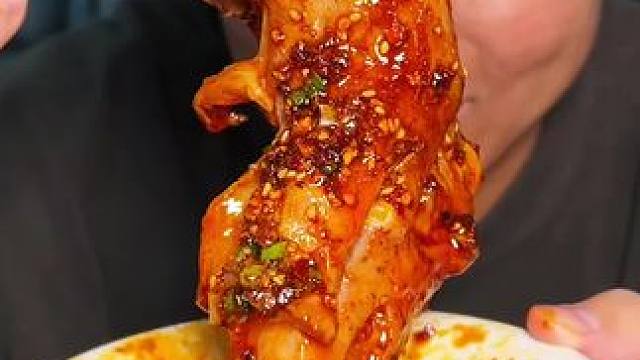 藏在龙泉菜市场的无名蹄花店，全是鲜蹄花，巴适