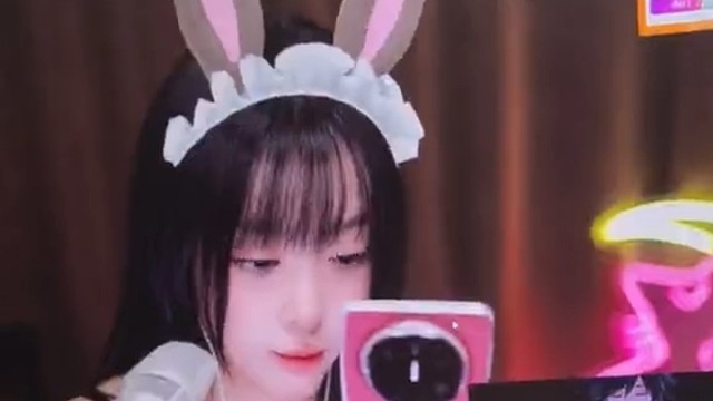 ₍˄·͈༝·͈˄*₎◞ ̑̑