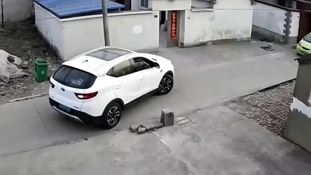 这桩是盲区 男女都看不见吗[捂脸]