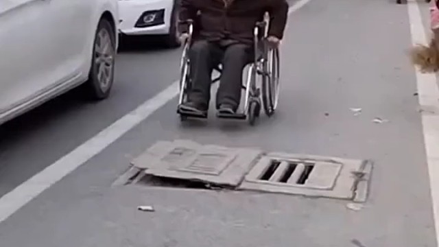 不是没有爱心，让人讹怕了[捂脸]