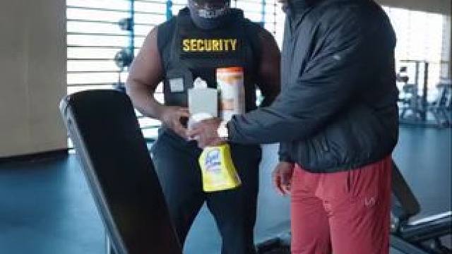 洁癖肌肉男日常训练