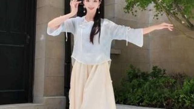 “云不知所起，风不问归期”