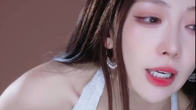 舞美灯主播也太美了