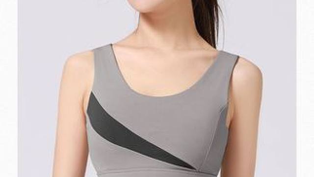 穿上它，告别运动束缚感！裸感无痕瑜伽背心 姐妹们！这个瑜伽服真的太好穿了！！！面料柔软舒适不勒肉，上