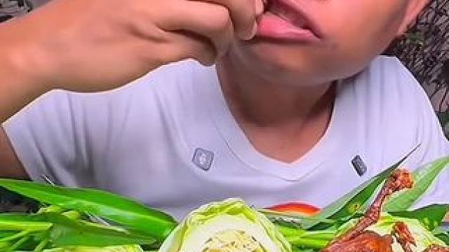 酸辣️木瓜丝碳烤小鹌鹑