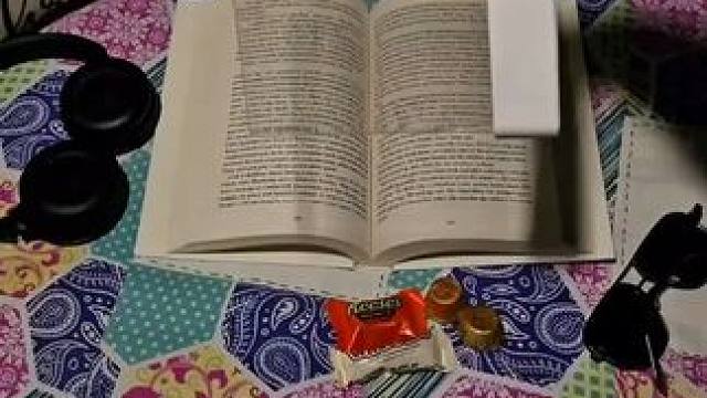 一天中最好的时间，晚上读书...