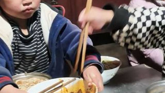 今天煮米线吃。