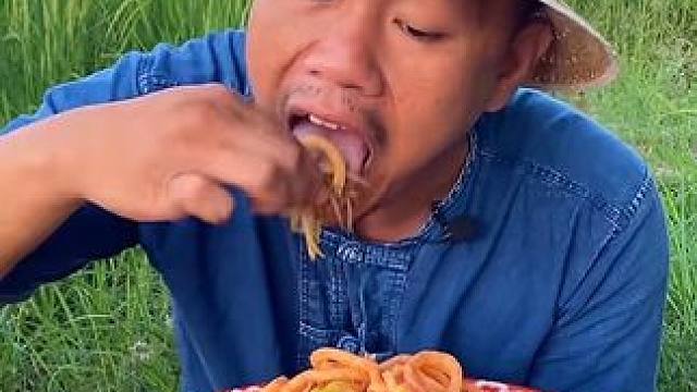 酸辣️木瓜丝配上洋葱圈