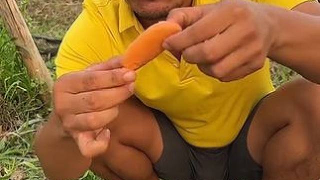 给孩子买的香蕉饼我先替他尝尝