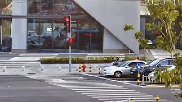 “鬼探头”式闯红灯？ 被撞还得负全责！