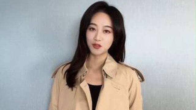 和倪大红有很多即兴对手戏， ：未来还想演女杀手。