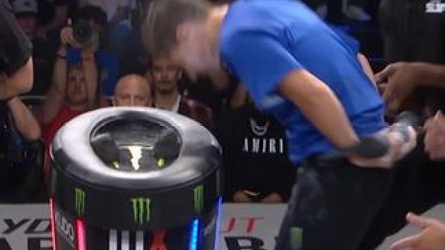 女子新手当场昏厥倒地，这一巴掌把她扇爽了