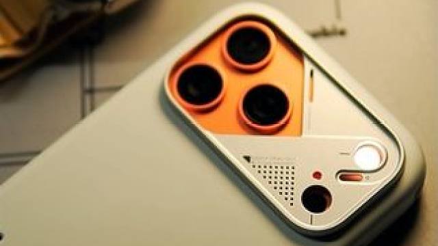 高颜值高性能的aulumu全包防摔壳，设计和手感依旧出色