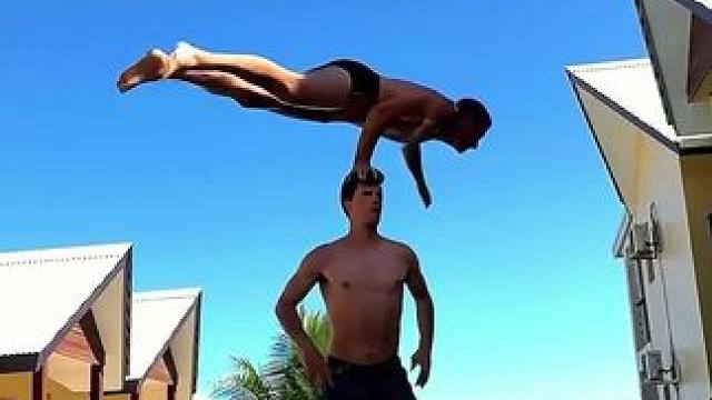 现实VS人工 ai有多神奇？