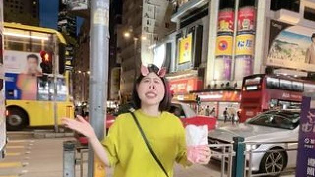 秀甲天下壮美广西 在我身后的是广西壮族自治区刘三姐广场