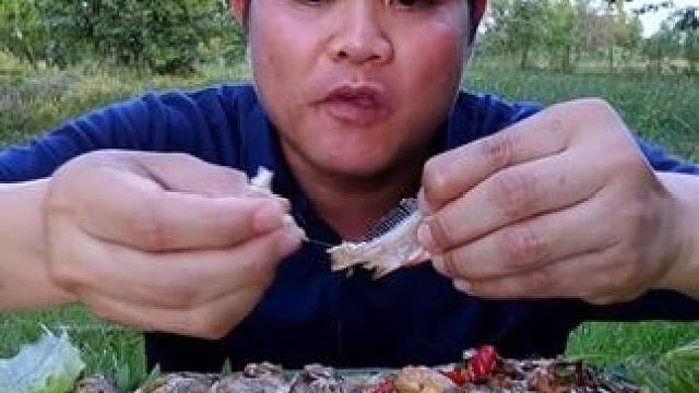 炭烤小河鱼鲜辣️紫豆角沙拉