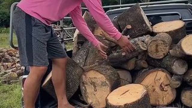 每天除了吃饭就是干活