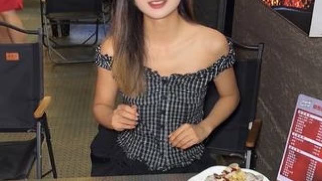 卖爆了！39.9的石锅鸡公煲三人餐！ 注：八个配菜已