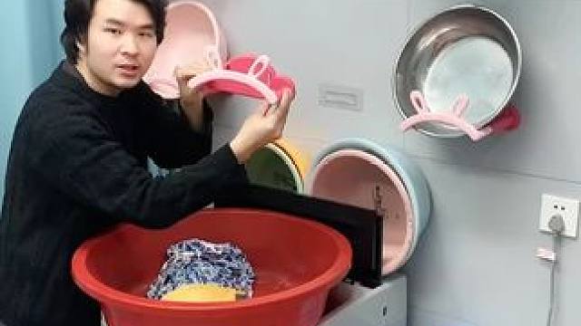 兔耳脸盆架 可以收纳多个脸盆，家里的刷鞋都可以挂上去，还不占空间