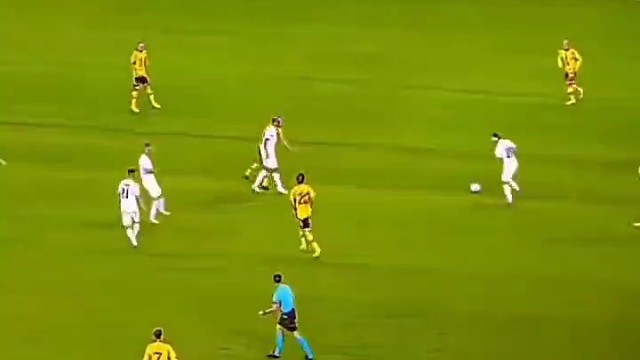 谢什科谁年轻时还没有个成名之作，太显眼了
#足球