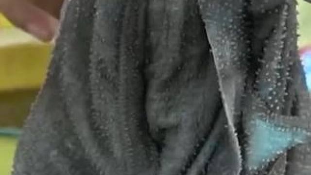 一碗秘制的小料汁搭配新鲜食材，真是太满足了