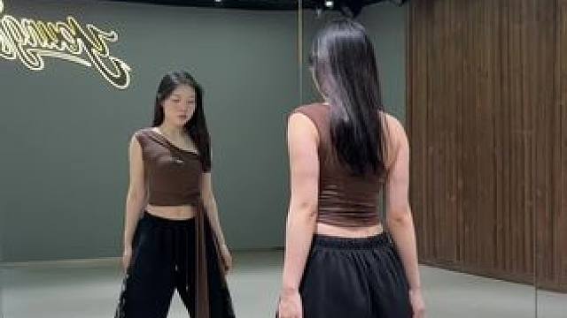 快艾特闺蜜跳起来！