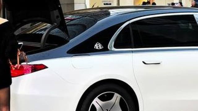 你们知道为什么夏树选择奔驰吗？因为选择迈巴赫从此再无烦恼