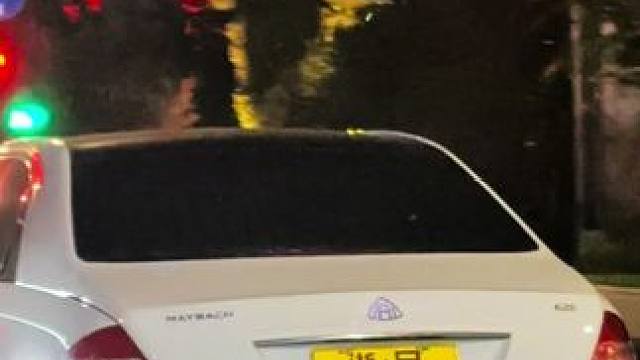 路上偶遇浙B99999黄牌迈巴赫62s，顶级九五至尊 #