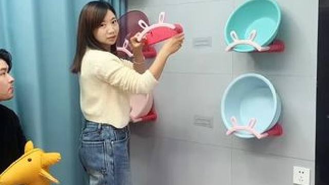 兔耳脸盆架 可以收纳多个脸盆，家里的刷鞋都可以挂上去，还不占空间