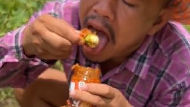 给我一瓶香辣酱️我能把茄子吃光