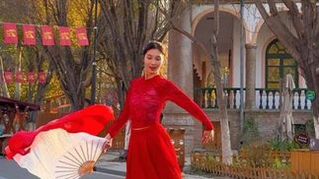 江湖一梦 笑中藏着痛