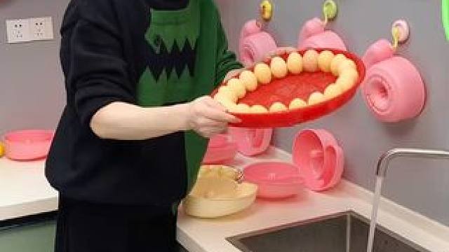 蜗牛自动清洗篮 蜗牛自动清洗篮，有了它，以后洗水果可就太方便了，自动洗干净还能自动沥水，