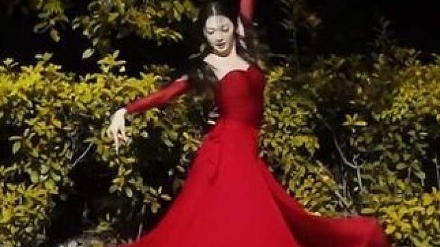 路灯下氛围感觉更好